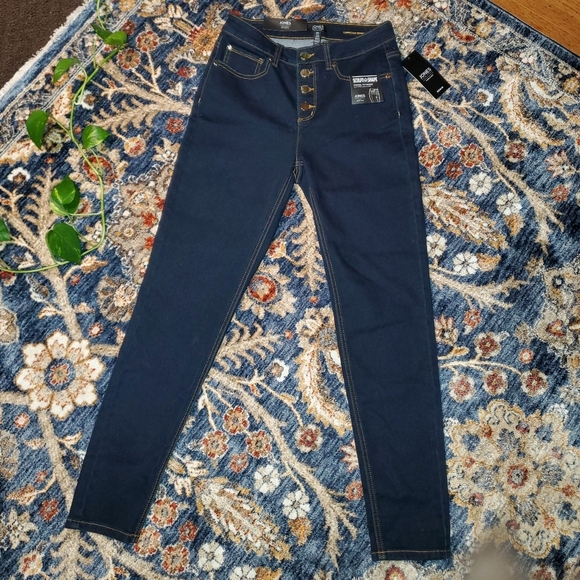 Jones New York Lexington Skinny Jeans - Picture 5 of 6